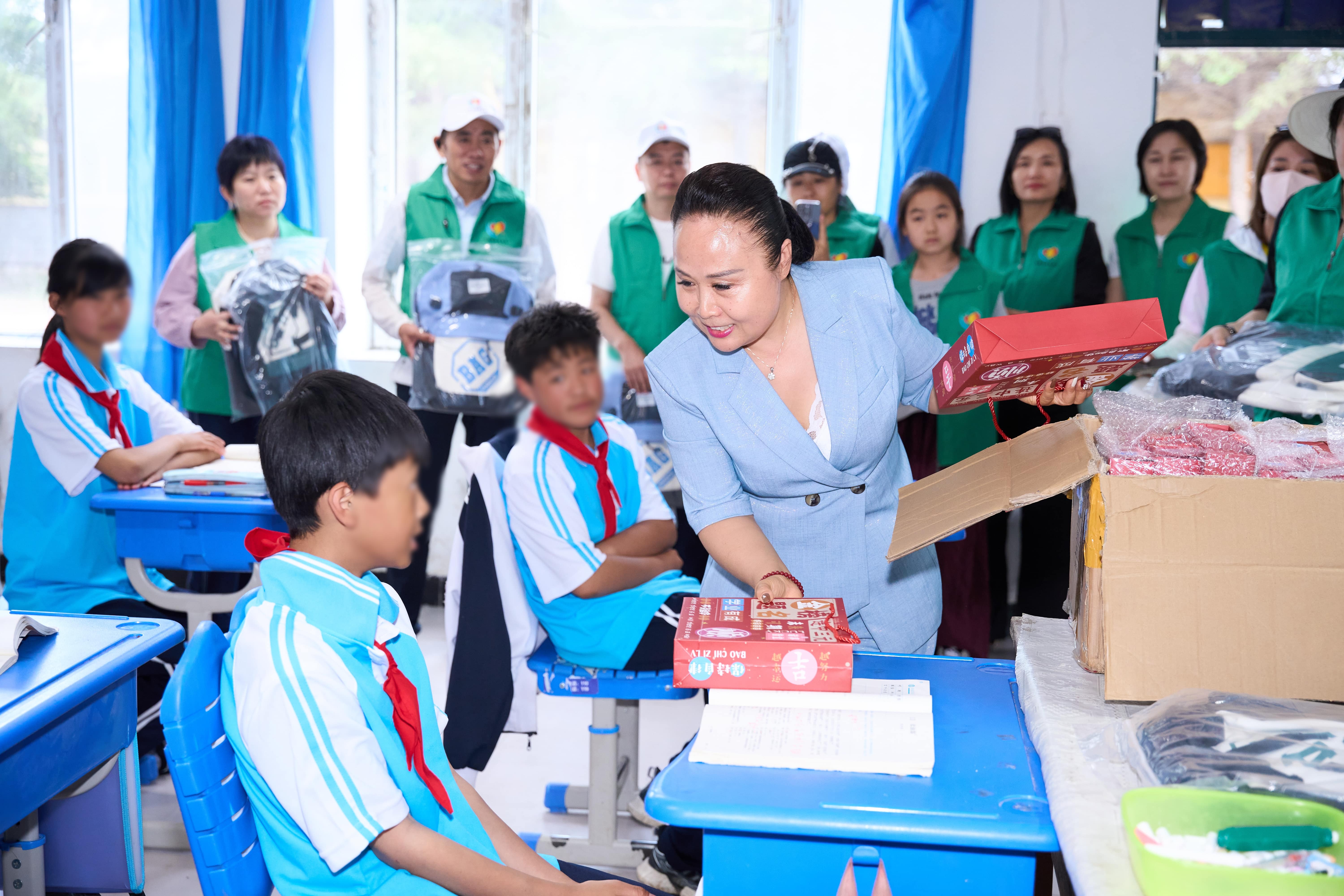 第254所 黑龙江巴彦县黑山镇民乐村好博在线（中国）唯一官方网站侯玉霞学校